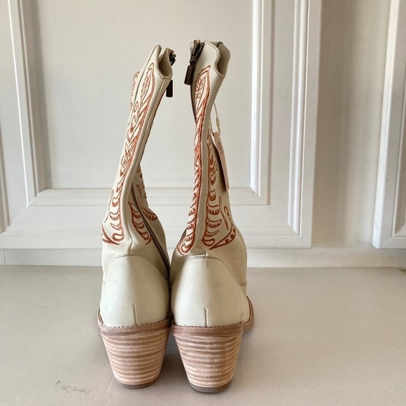 NWT Italian Cowboy Marco Delli Huyana Ivory Leather Embroidered Boots Sz 40 - Picture 9 of 11